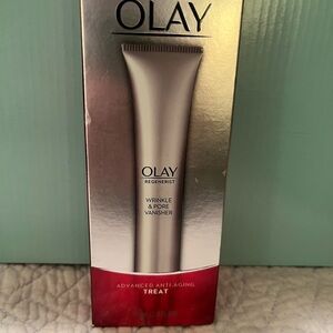 OLAY Regenerist Wrinkle & Pore Vanisher - Silver and Red Packaging - NISB
